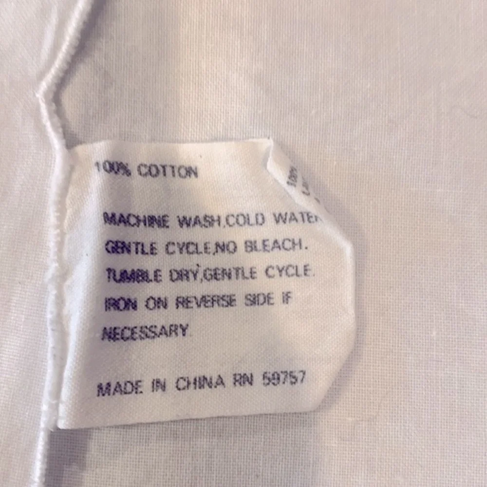 NWOT Needwork Holly Cloth Napkins 16x16 (7)‎ Cotton